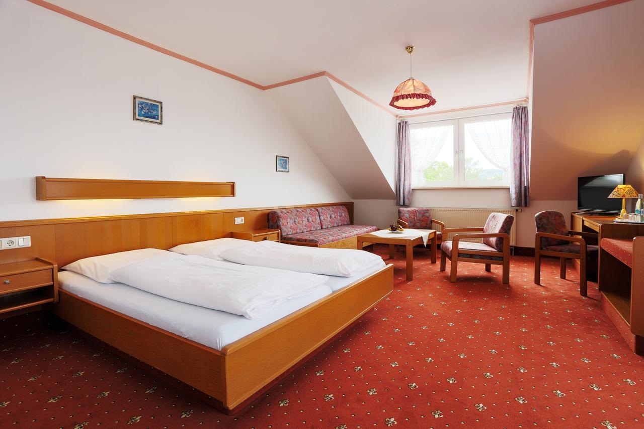 Sattelbogener Hof Hotel Traitsching Kültér fotó